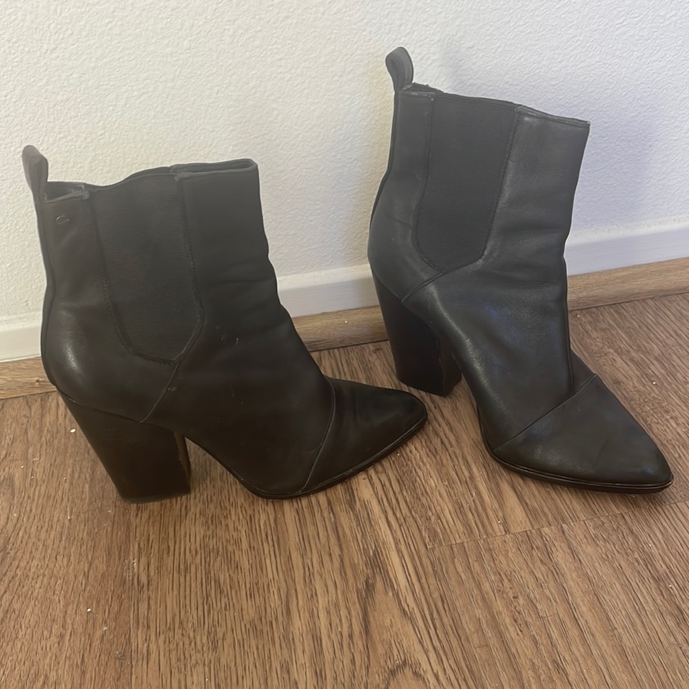 Mimco black leather ankle boots size 39